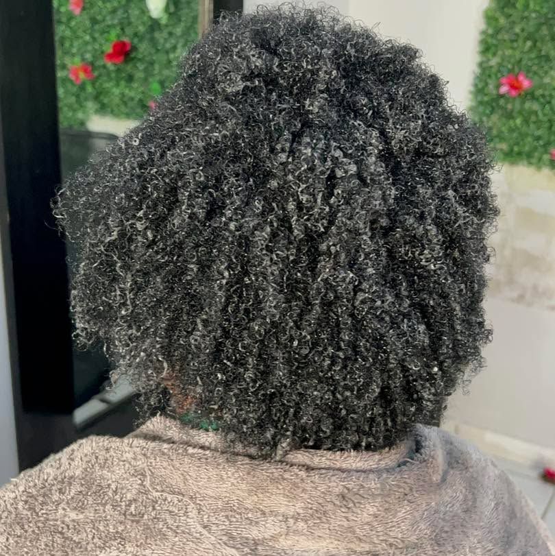 a moisturized hair end