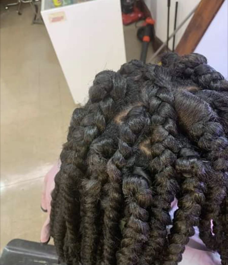 picture of old box braids