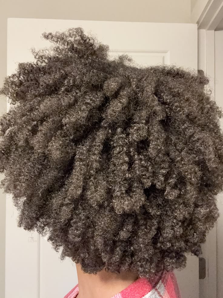 picture of a thick afro hair