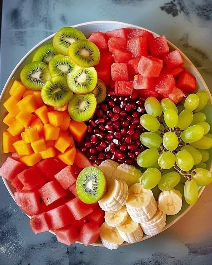 picture of healthy variety of fruits and vegetables