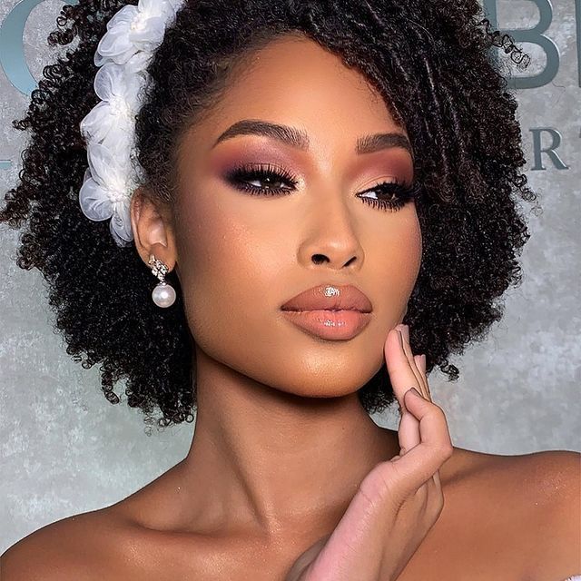 someone with afro wedding hairstyle