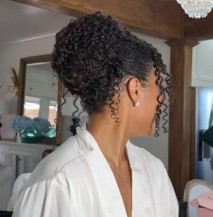 someone with natural curl for weddings