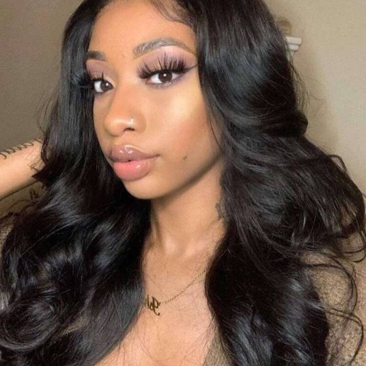 a girl wearing bouncy wig over natural hair