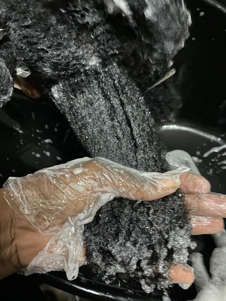deep conditioning your hair on your 4C hair wash day