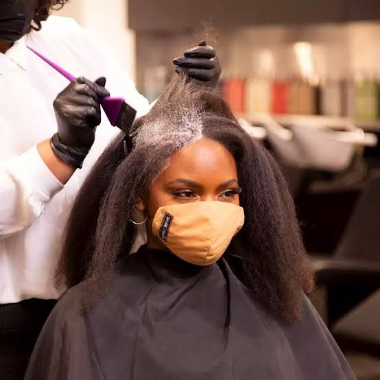 someone detoxing a scalp