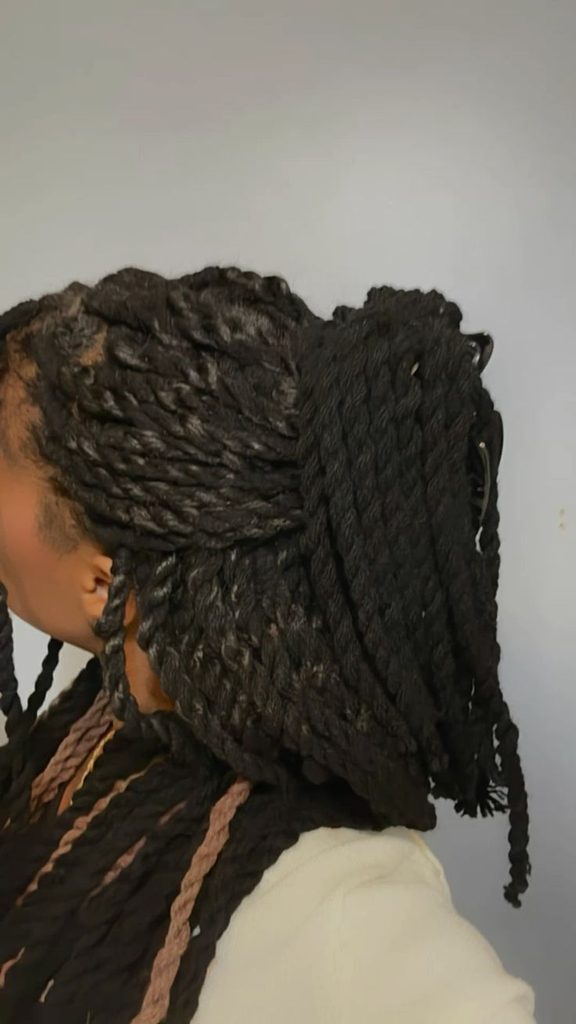 someone yarn twists